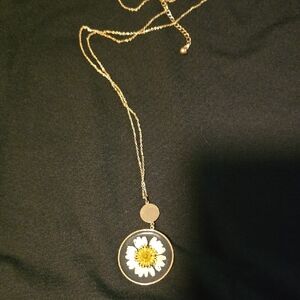 Maurices Gold and White Daisy Necklace
